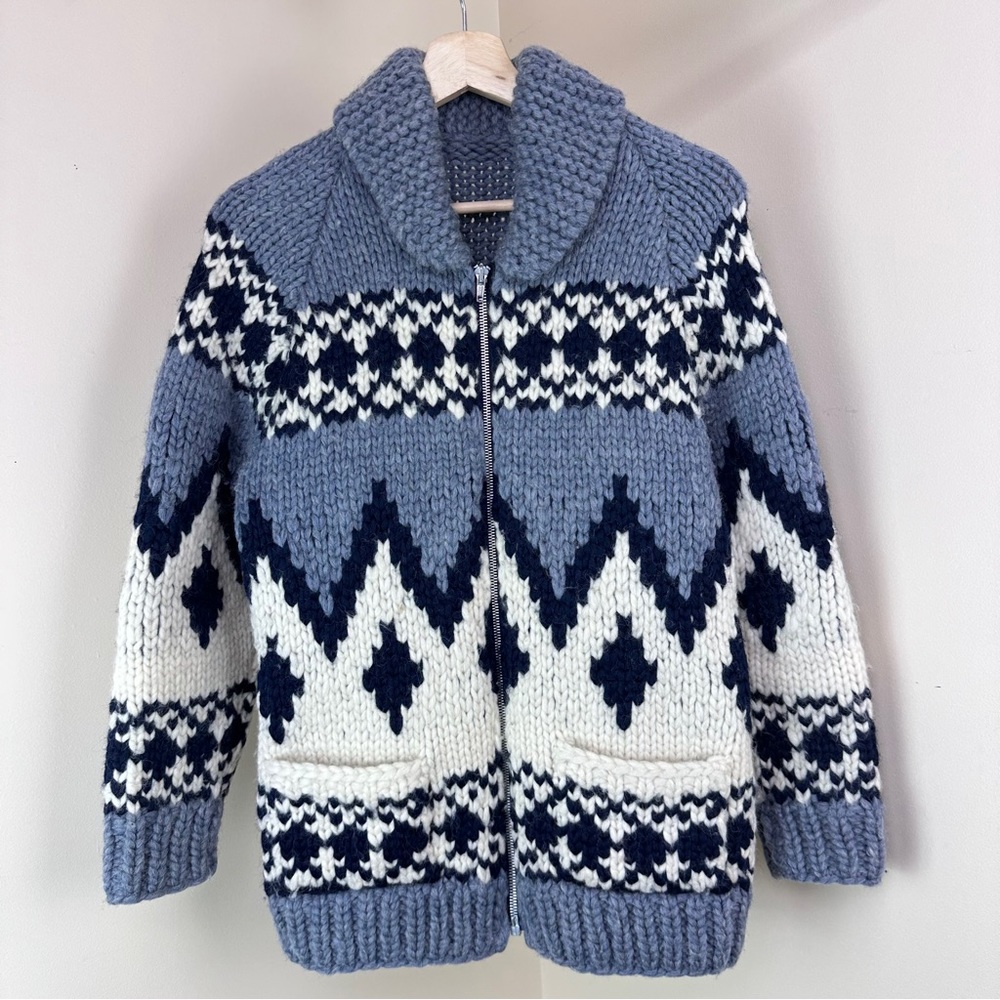 Vintage Cowichan Zig Zag Pattern Knit Wool Zip Shawl Size Small